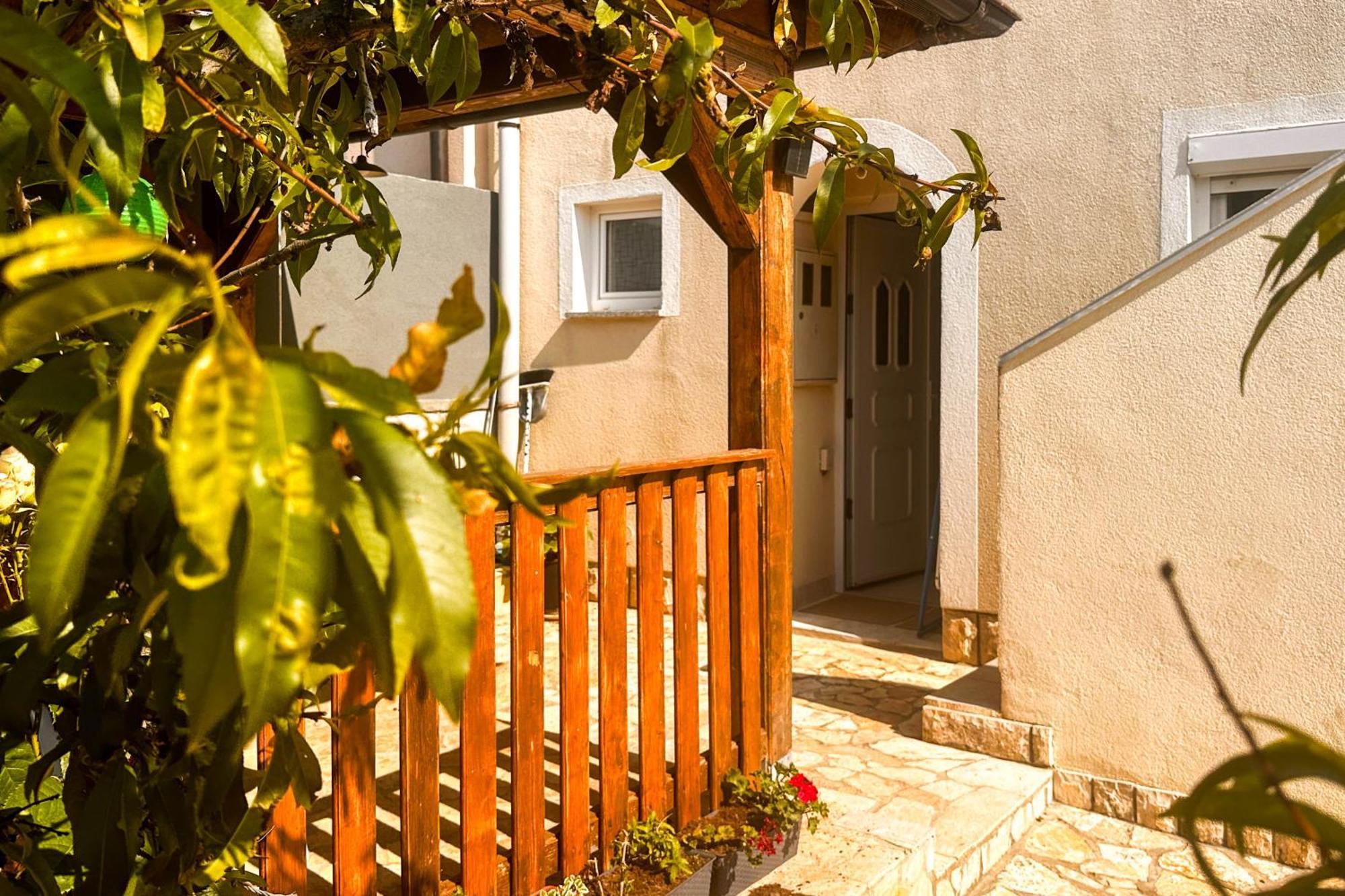 Apartmani Trupeljak Mandre Zewnętrze zdjęcie